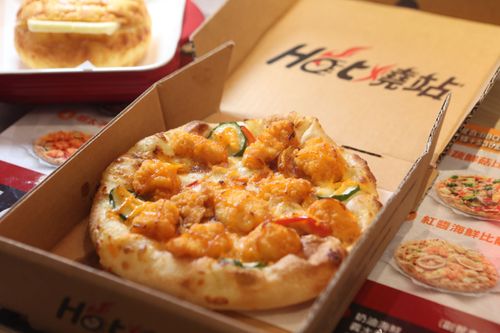 个人比萨50元限量开抢!全新店型强攻外食族、首卖冰火菠萝