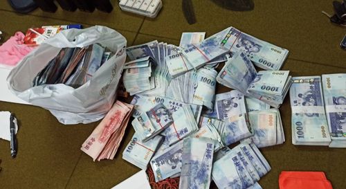 櫥櫃鞋櫃、門縫都塞錢 爽啦!奢豪賭場244萬賭金遭沒收