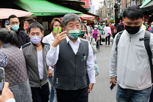 「深蹲」續戰!陳時中諷蔣萬安:他的政見都在講笑話