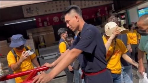 乩身界的ESO瘦子! 全台最帅高颜值乩身神明上身了