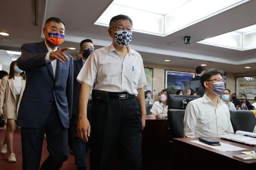 周玉蔻被移頻控民眾黨做「汙髒男女影片」 柯文哲這樣說