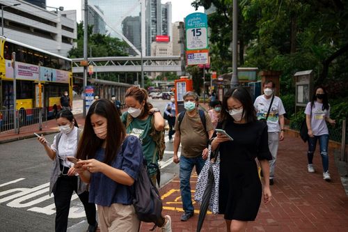香港疫情再起!單日確診又破萬例 5個月來新高