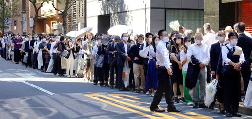 誰說日本人不挺安倍國葬！　排隊獻花超過6公里