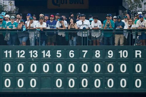 西雅圖夜未眠！水手21年來季後賽主場首戰　撐了6小時18局才被淘汰