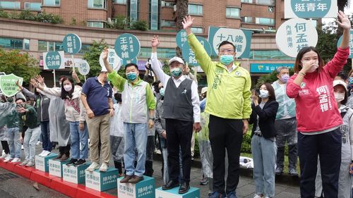 柯Ｐ挨批處理大巨蛋「荒腔走板」　陳時中：市府、遠雄提排煙申請有延宕