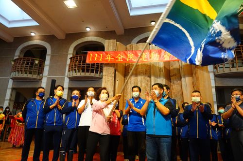 全運會宜蘭縣代表隊授旗　林姿妙期許選手「穿金戴銀」締佳績