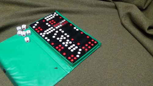 食品工廠入夜變天九牌賭場   宜蘭警破門逮21賭客法辦