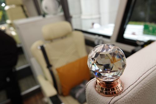 超狂！巴士搖身「移動式總統套房」　富豪團宜蘭2日遊每人8萬元