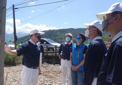 慈济大爱再现！助台东震灾家户重建　执行长偕县长深入6乡镇查访