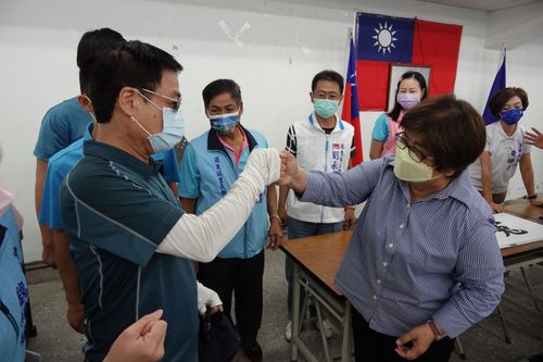 「餐會送紅酒」遭認賄選　羅東鎮長吳秋齡喊冤、里長力挺