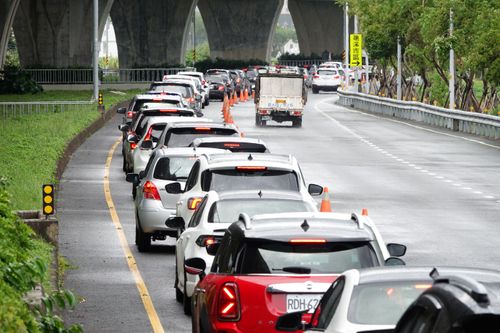 國慶連假爆出遊潮！周五起南下現車潮　宜蘭警全力動員疏導交通