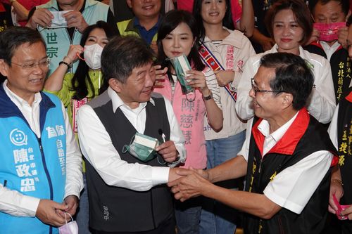 蔣萬安轟「還有臉講公開透明」　陳時中嗆：他希望我們不要買到疫苗最好