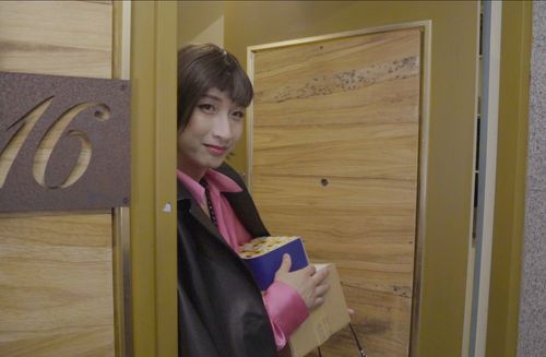 驚!Darren絲襪高跟鞋上身反串妖嬌女 林森北路拋媚眼吸老男人