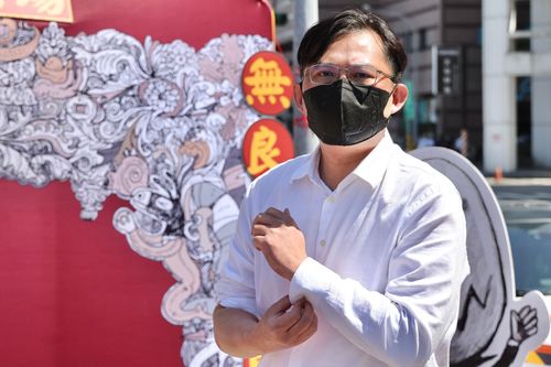 鍾東錦有「過失致死」前科？　黃國昌：以為改名不會被發現