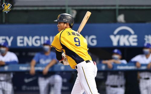 王威晨連3場猛打賞 衛冕安打王重燃希望