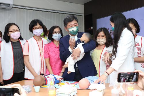 柯文哲嗆「抗中保台」是抗時中、保台北　陳時中：不要「竹篙套菜刀烏白刜」