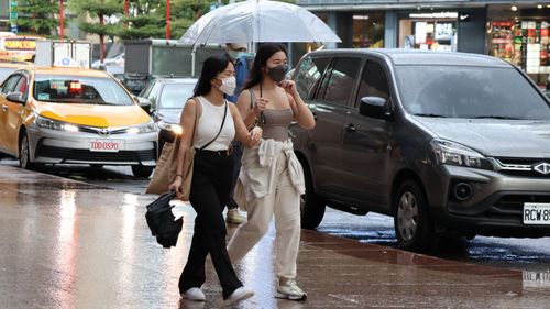 一圖看周末強風豪雨來襲！桑卡颱風明生成　這天低溫再探18°C