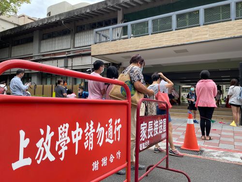 學生隱匿快篩陽續到校　莊人祥：依法開罰