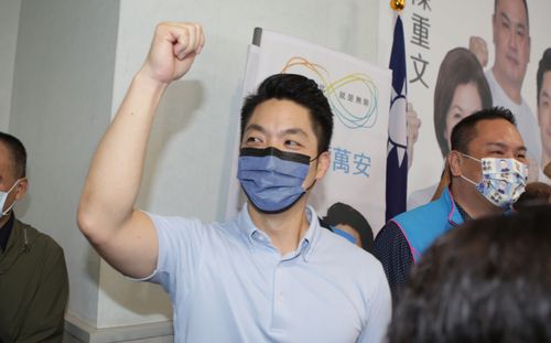 周玉蔻明赴北檢提告　蔣萬安斥「歇斯底里」不隨之起舞