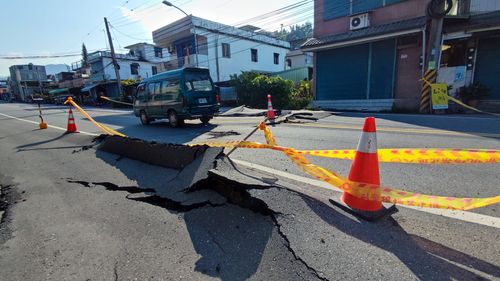 開車也有感的地震 專家:至少4級!靠邊停、別下車