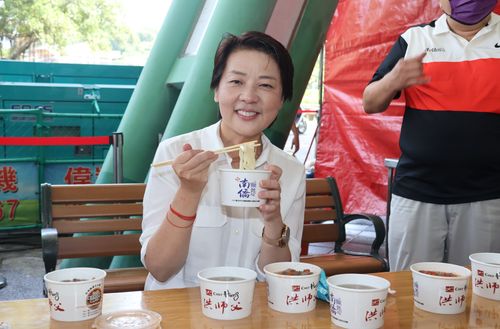 願簽不投降承諾書? 黃珊珊:應回歸市民主義