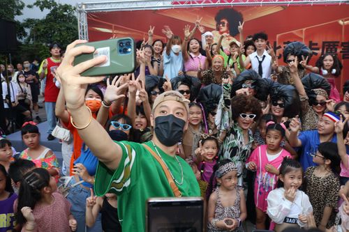 比莉遇地震以為頭暈　快閃活動周湯豪混人群支持