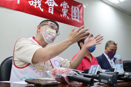 謝國樑找葉匡時背書電動機車政見　林右昌酸：嚴重羞辱基隆人