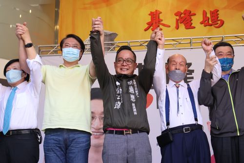 林右昌蔡適應齊站台　議員童子瑋力求連任還高喊「下次選他當總統」