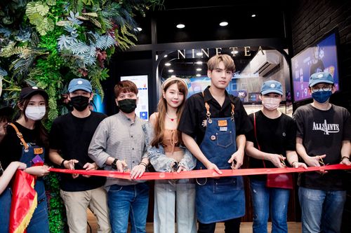 陈零九手摇饮开到第3间板娘露面　直播主女友甜曝未来蓝图