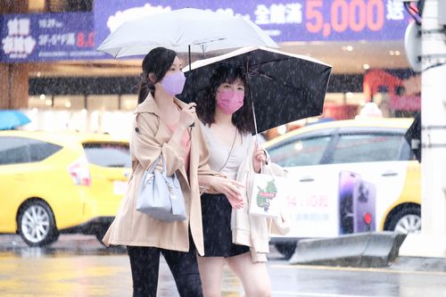冷空氣好有感！北台灣整天僅19°C　這3區今續防大雨