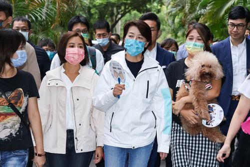 宋楚瑜、柯文哲互動冰冷 黃珊珊:國慶大典非聊天場!過度解讀製造困擾