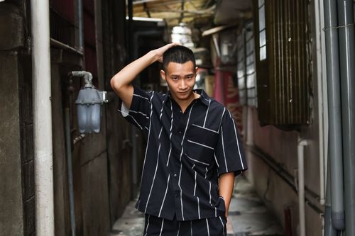 金钟专访|准迷你剧男配角借钱缴房租兼3差糊口 黄冠智「拿奖就娶」稳交2年女友