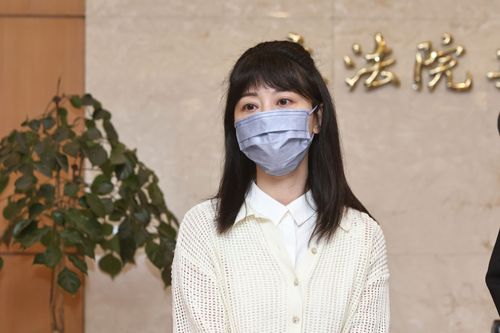 林秉樞母喪！高嘉瑜出庭還原慘況　被扯髮逼跪拜牌位3次