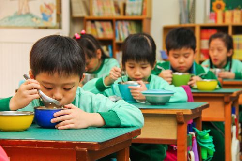 對手蔡其昌拋「中市營養午餐免費」 盧秀燕:將來可能有機會