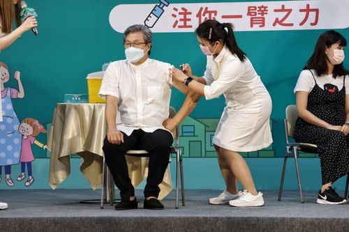 公費流感疫苗今開打！衛福部長示警流感反撲　12類人快接種