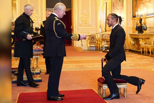 英國女王駕崩|生涯關注運動 頒發騎士勳章最有名的就是他