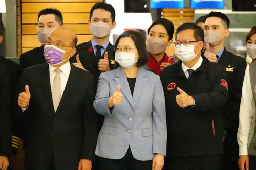 閣揆保衛戰！「誰有興趣我幫他推薦」　蘇貞昌講完朝鄭文燦相視而笑