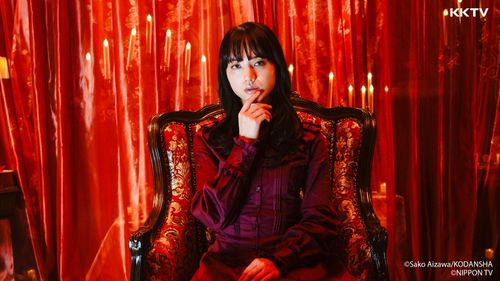 清原果耶變身《靈媒偵探》 綠眼睛毛到讓人下跪