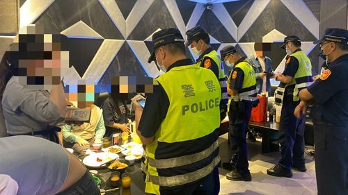 維護交通與治安!林口警深夜擴大臨檢 取締33件違規及改裝車