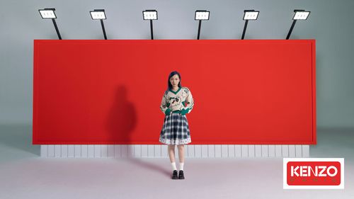 吳卓源格紋裙＋針織衫嫩成學生妹　替KENZO當台灣最「Real」代表