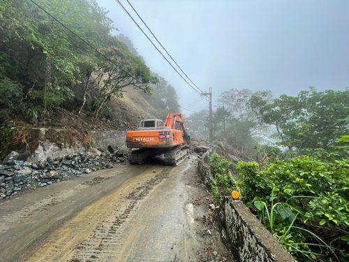 地震後道路剛搶通 花蓮赤科山道路又坍塌