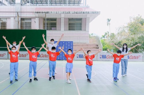 美女主播也嗨起來!緯來NBA關懷活動前進偏鄉 大小朋友玩翻天