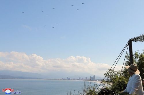 北韓15天7次試射 被「雷根號」氣到百機齊發