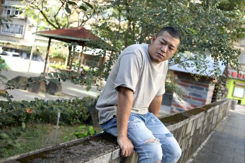 草爺入圍金鐘好心情壞了了　公司遭砂石車猛撞損失40萬