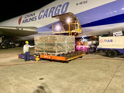 莫德納次世代疫苗今晚到貨 首批80萬劑!最快1周後開打