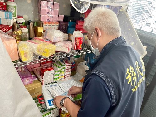 越南妹賣快篩劑標榜「越南準確度最高」 百人瘋搶遭查緝