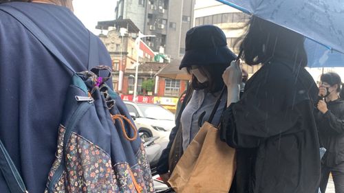 馬來西亞女大生命案！家屬重回傷心地招魂　啜泣聲不斷令人鼻酸