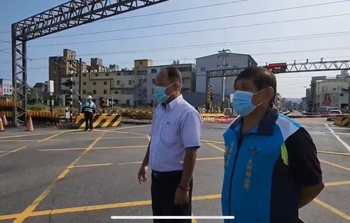 4天仍修不好!彰化大村平交道亂升降 台鐵大誤點旅客氣炸