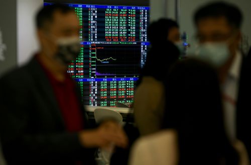 台股陷萬三關卡保衛戰 法人看行情「短線偏弱勢」