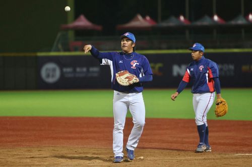 相隔10年再穿CT球衣 中信曾颂恩扛U23台湾4番